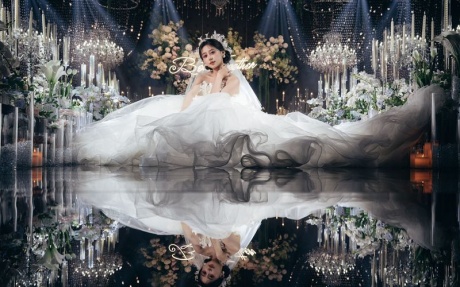 花嫁厅 [ 最大25桌 · 高0.0m · 无柱 · 长方形 · 低消1699 ]